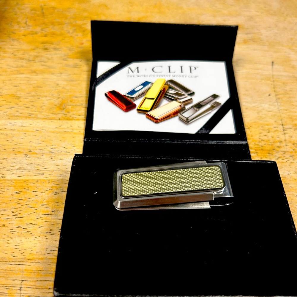 M•CLIP money clip